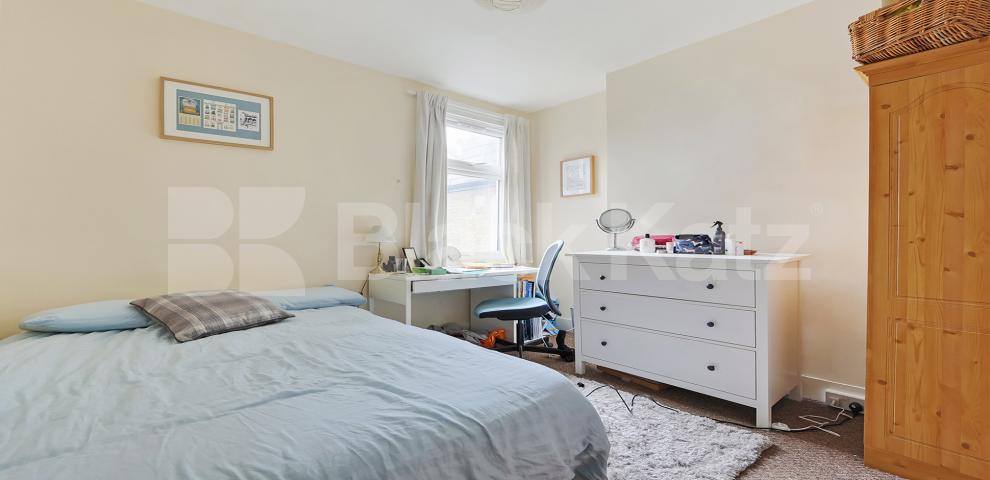 			NEW INSTRUCTION, 3 Bedroom, 1 bath, 1 reception House			 Littleton Street, Earlsfield